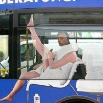 Pekná reklama na autobuse :D