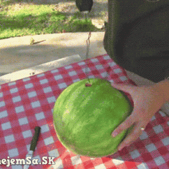 GIF: Drink z melónu