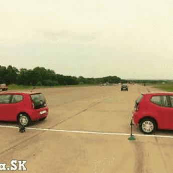 GIF: Ako sa parkuje s Volkswagenom Up