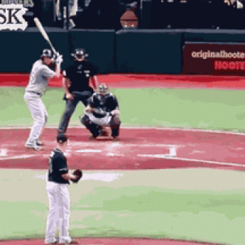 GIF: Baseballový odpal