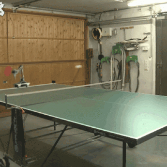 GIF: Ping pong s robotom